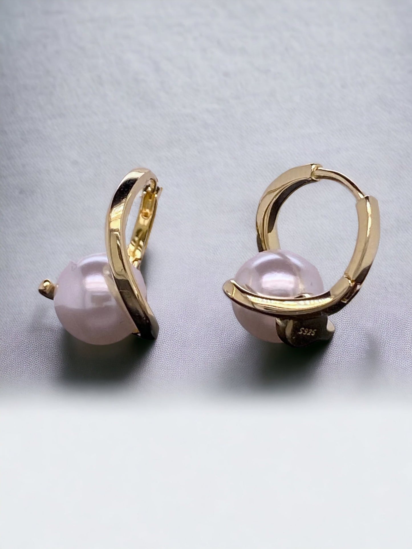 Twist Pearl Earrings in Gold Perfection London