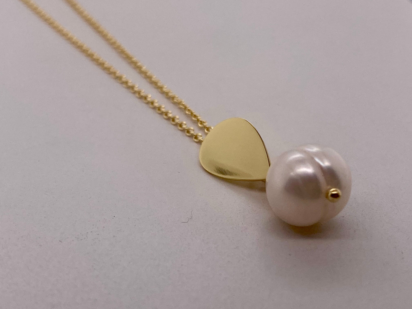 Pear & Pearl Necklace in Gold Perfection London