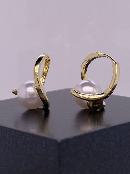 Twist Pearl Earrings in Gold