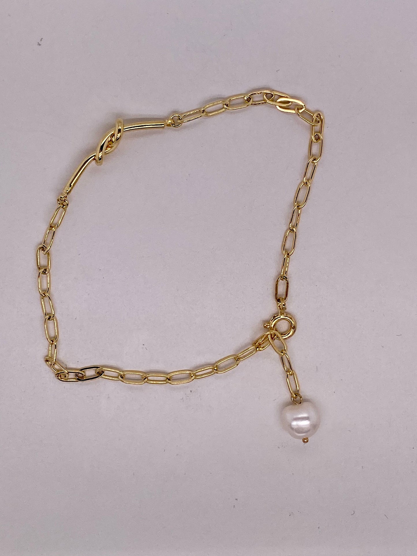 Pearl & Knot Bracelet in Gold